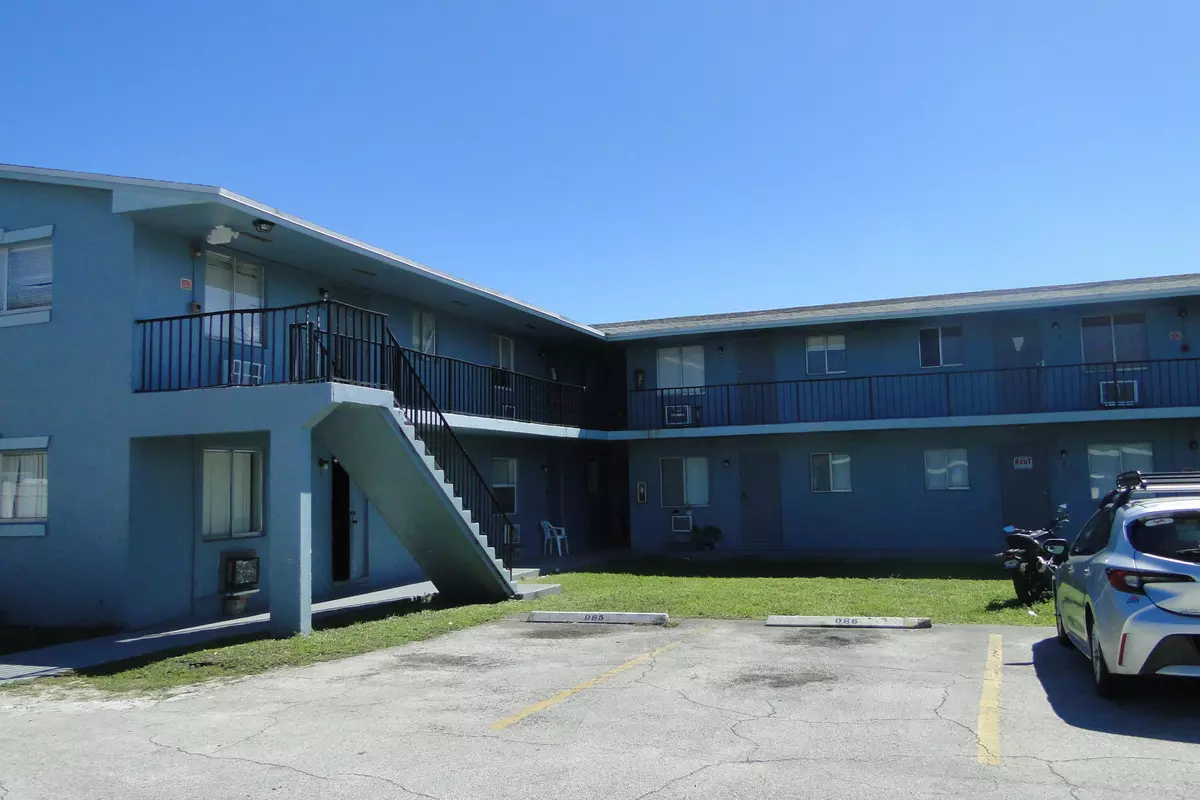 Lake Worth Beach, FL 33460,1829 N A ST 14