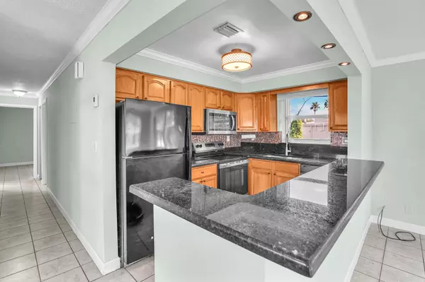 Pompano Beach, FL 33064,3440 NE 16th TER 1-4