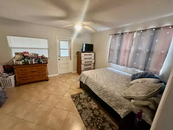 Pompano Beach, FL 33064,2930 NE 10 TER