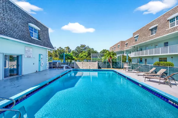 Vero Beach, FL 32960,1901 Indian River BLVD 105