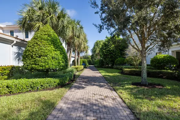 Palm Beach Gardens, FL 33418,5525 Renoir PL