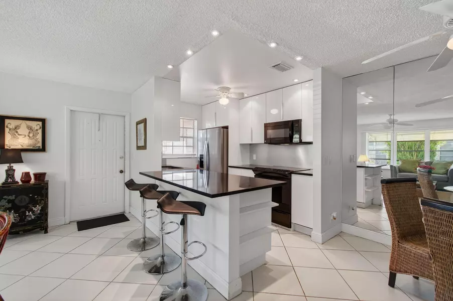 1305 SE High Point WAY D, Delray Beach, FL 33445