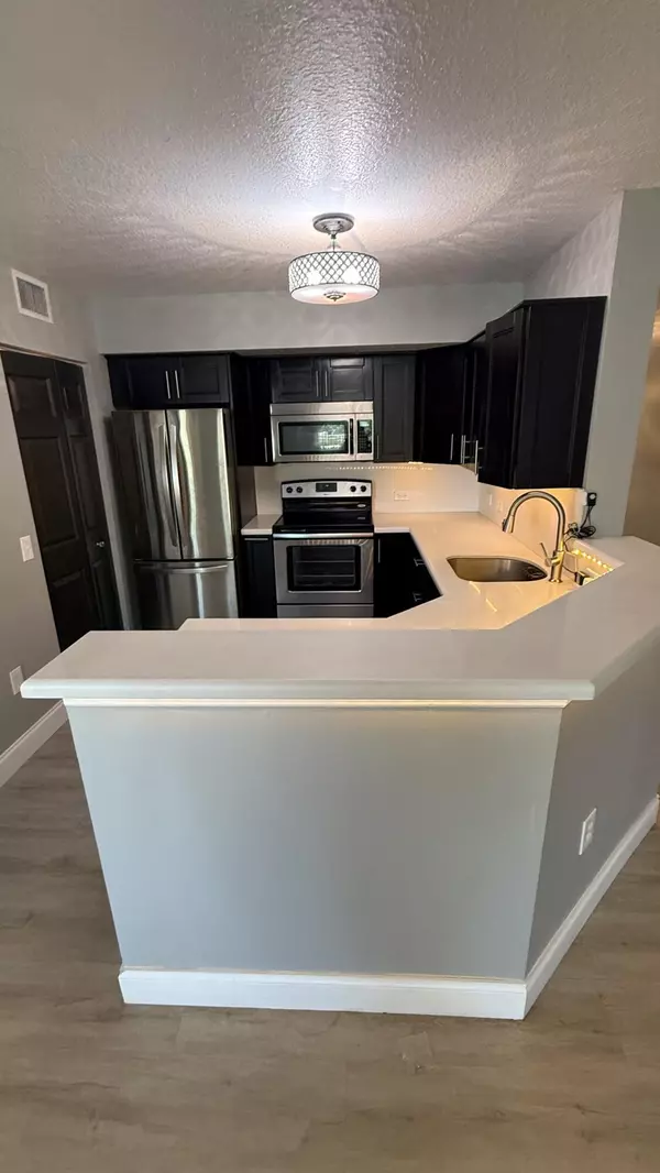 Boynton Beach, FL 33435,208 Villa CIR