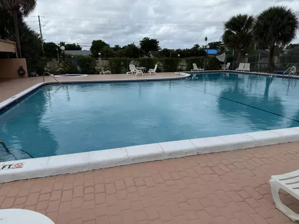 North Lauderdale, FL 33068,8030 Hampton BLVD 414