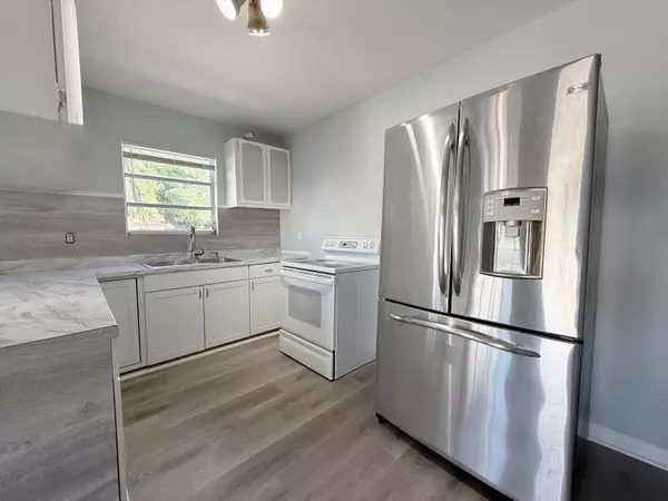 1000 W Lakewood RD 7, West Palm Beach, FL 33405