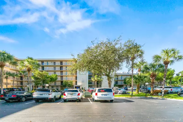 15 Royal Palm WAY 604, Boca Raton, FL 33432