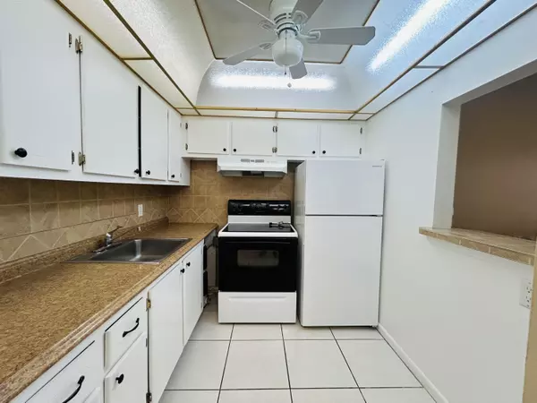 West Palm Beach, FL 33417,235 Canterbury K