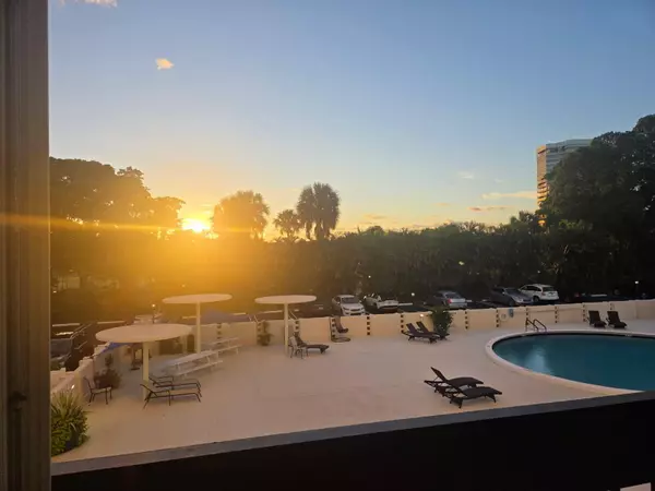 West Palm Beach, FL 33401,2000 Presidential WAY 204