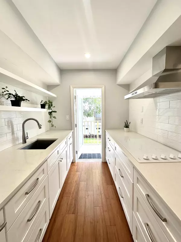 11 SW 4th AVE 8, Boca Raton, FL 33432