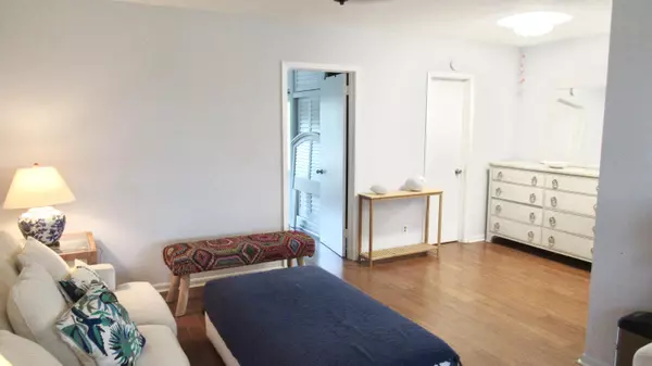 Boca Raton, FL 33432,11 SW 4th AVE 8