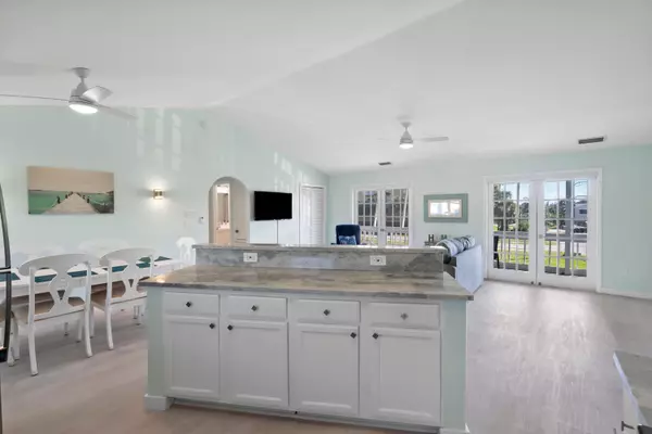 Fort Pierce, FL 34949,670 Hernando ST A