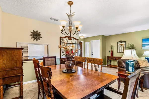 Greenacres, FL 33463,3709 Hertford CT