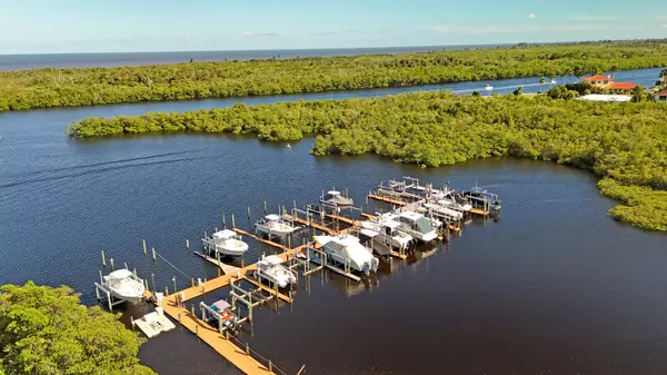 Hobe Sound, FL 33455,8951 SE Marina Bay DR