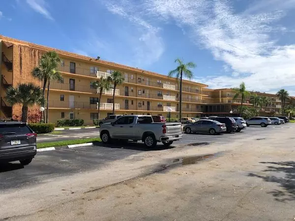 Boca Raton, FL 33428,9273 SW 8th ST 417