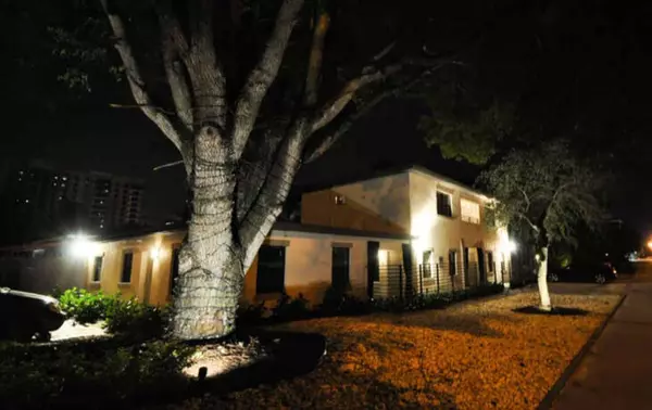 Fort Lauderdale, FL 33301,112 NE 5th ST 1