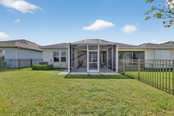 Fort Pierce, FL 34981,806 Persimmon PL