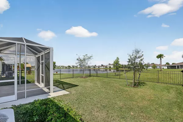 Fort Pierce, FL 34981,806 Persimmon PL