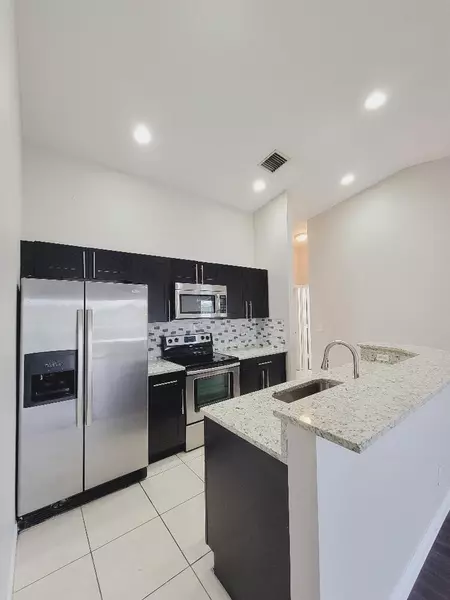 4536 Oak Terrace DR 4536, Greenacres, FL 33463