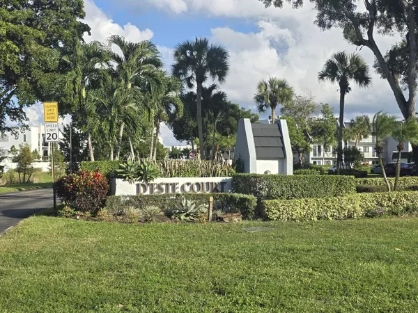 Lake Worth, FL 33467,4266 Deste CT 303