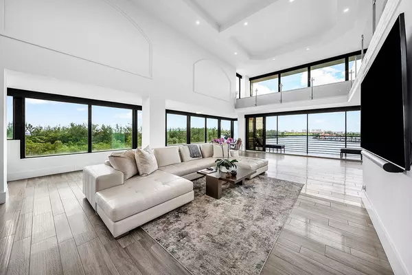 Boca Raton, FL 33431,900 NE Spanish River BLVD 7e