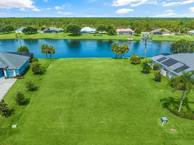 1556 Eagles CIR, Sebastian, FL 32958