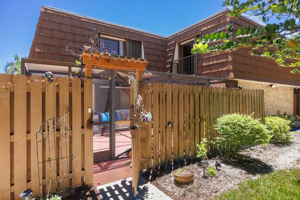 Stuart, FL 34997,5996 SE Riverboat DR 539