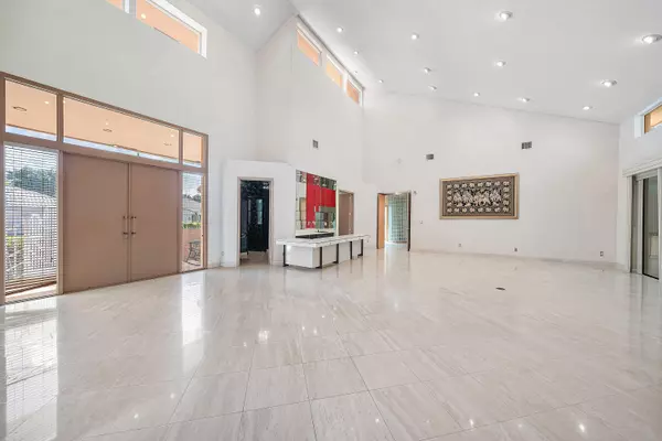 Boca Raton, FL 33487,4952 Bocaire BLVD