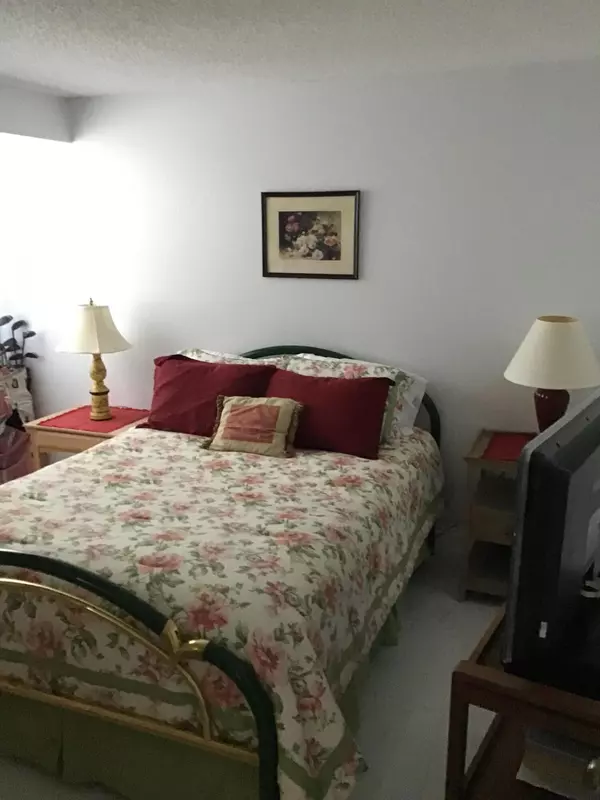 Delray Beach, FL 33444,750 Egret CIR 6509