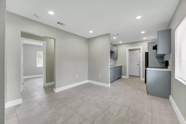 Fort Pierce, FL 34947,304 N 28th ST