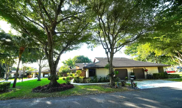 10084 Cherrywood PL, Boynton Beach, FL 33437