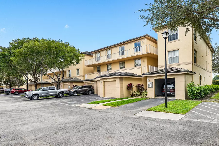 2100 Greenview Shores BLVD 523, Wellington, FL 33414