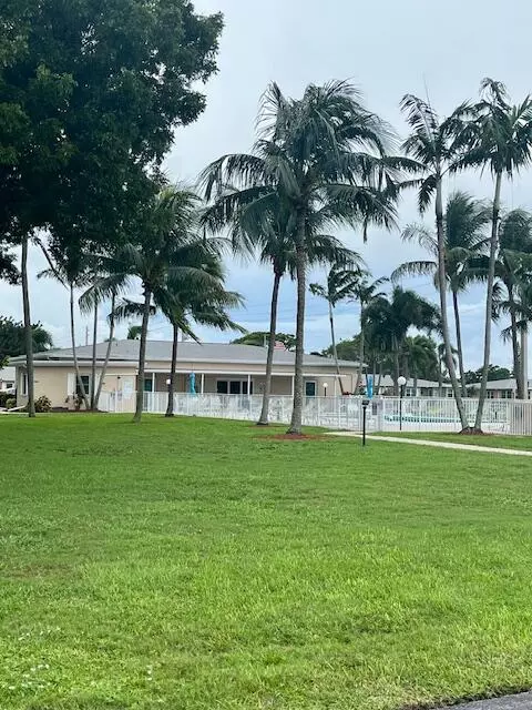 350 High Point CT C, Boynton Beach, FL 33435