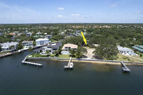 12940 N Shore DR, West Palm Beach, FL 33410