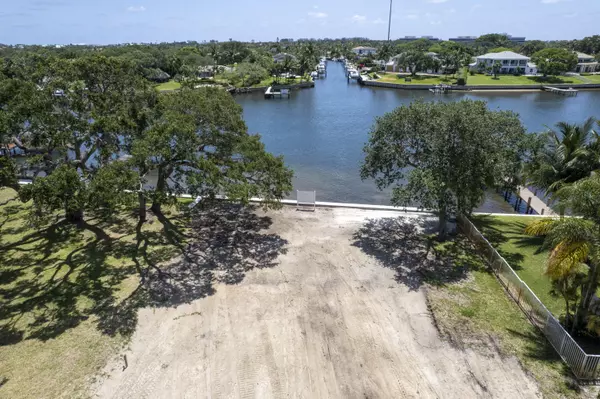 West Palm Beach, FL 33410,12940 N Shore DR