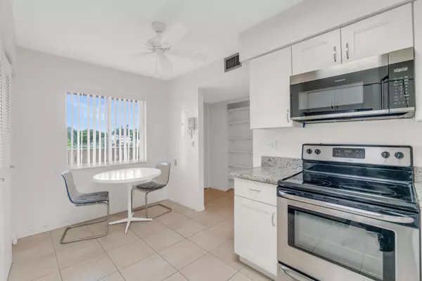 Delray Beach, FL 33446,7192 Huntington LN 407