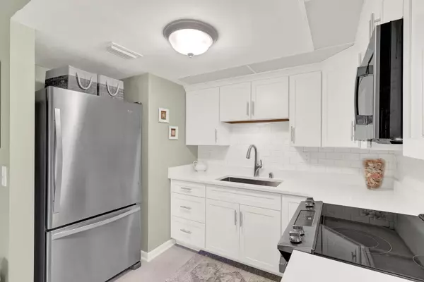 Jensen Beach, FL 34957,2069 NE Collins CIR 7-50