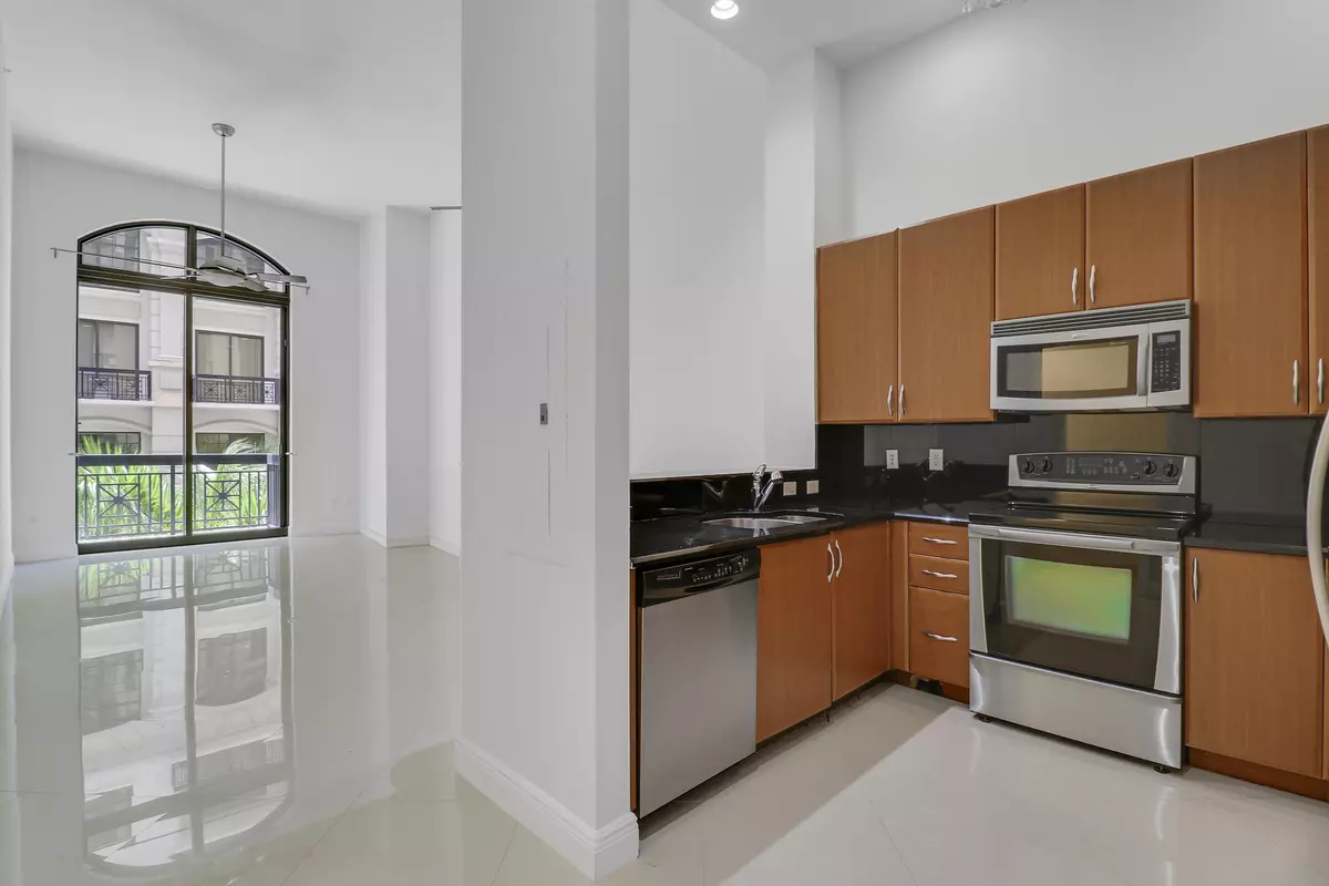 West Palm Beach, FL 33401,701 S Olive AVE 307