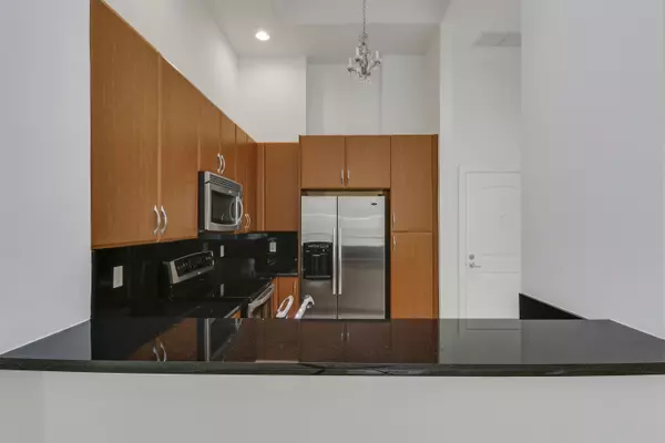 West Palm Beach, FL 33401,701 S Olive AVE 307