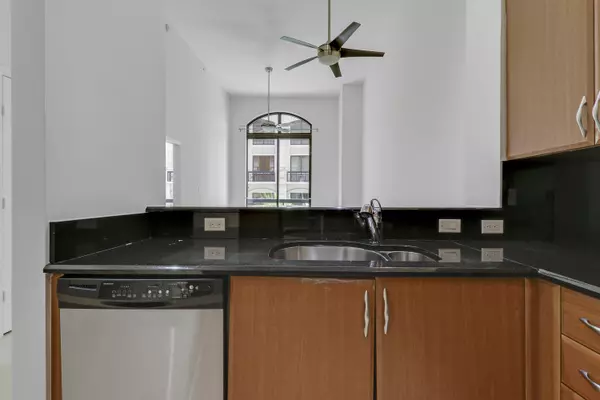 West Palm Beach, FL 33401,701 S Olive AVE 307