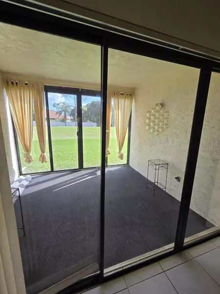 9187 Norte Lago 5e, Boca Raton, FL 33428