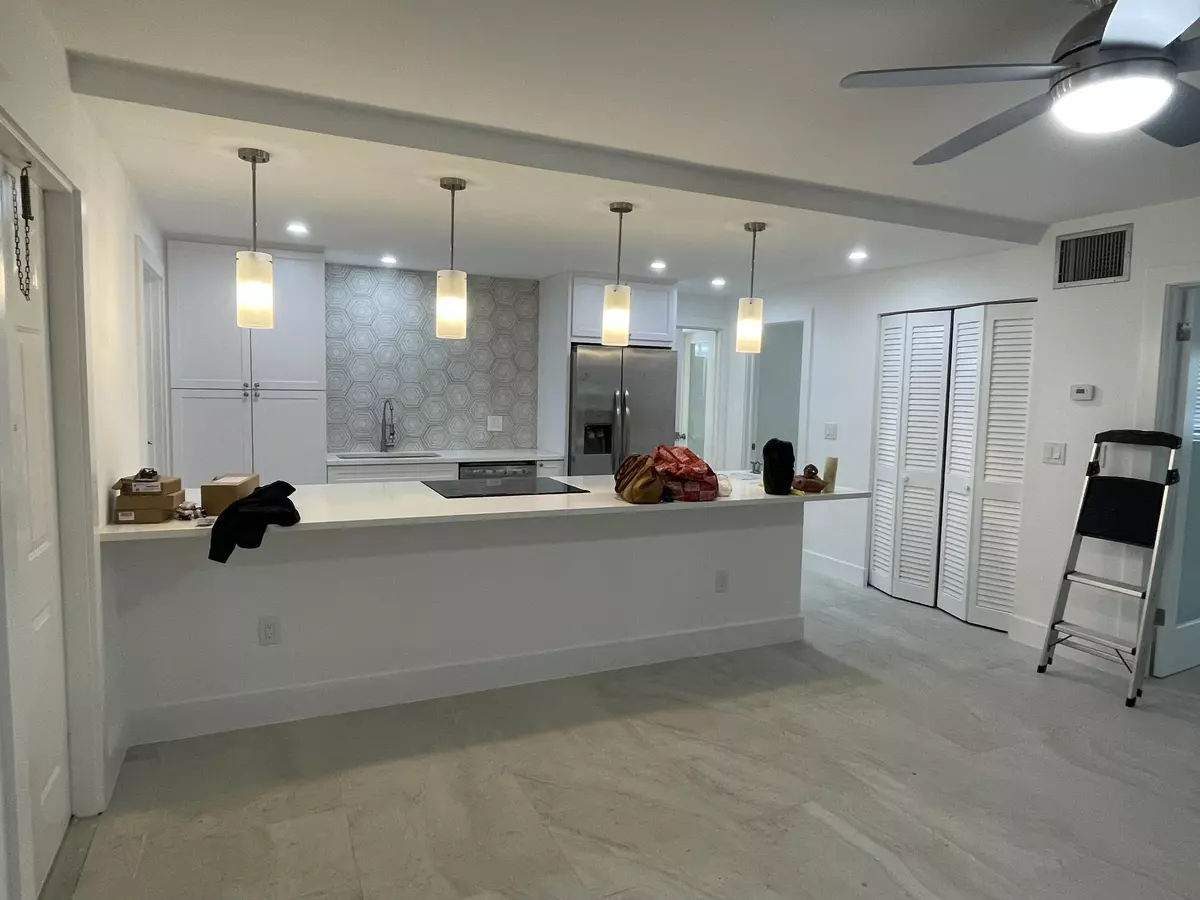 Boynton Beach, FL 33435,316 SE 1st ST 4