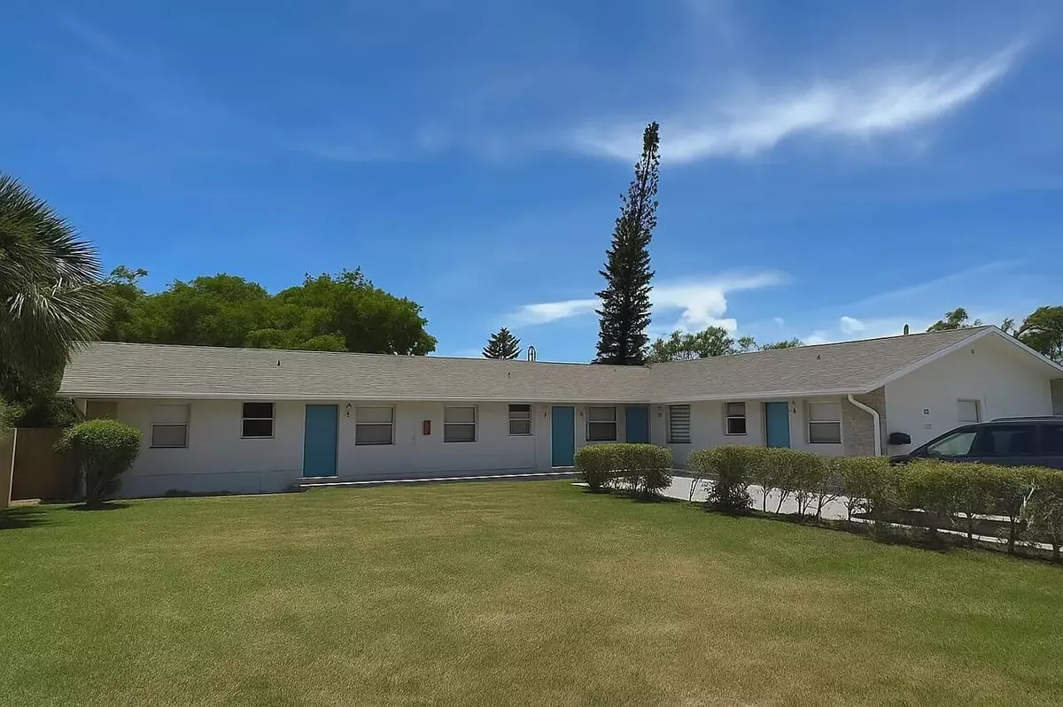 Riviera Beach, FL 33404,125 W 17th ST 1