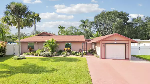 10438 Pippin LN, Royal Palm Beach, FL 33411