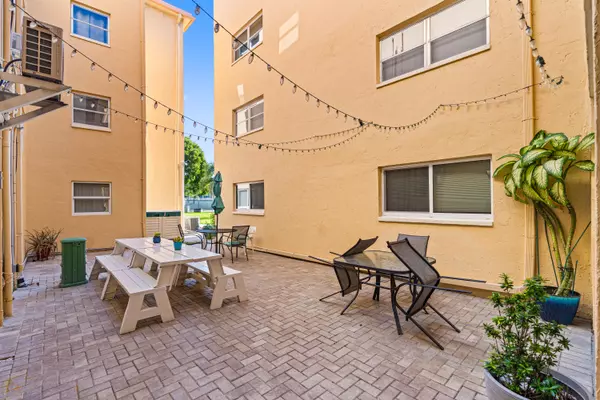 Boynton Beach, FL 33435,2520 NE 1st CT 305