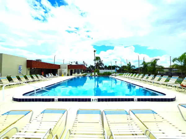 Vero Beach, FL 32962,88 Crooked Tree LN 107
