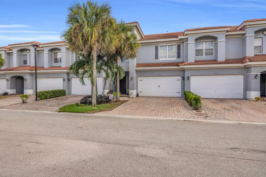 2170 SW Cape Cod DR, Port Saint Lucie, FL 34953