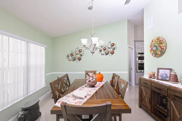 Port Saint Lucie, FL 34984,3362 SE East Snow RD