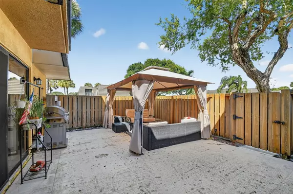 West Palm Beach, FL 33407,2409 24th WAY