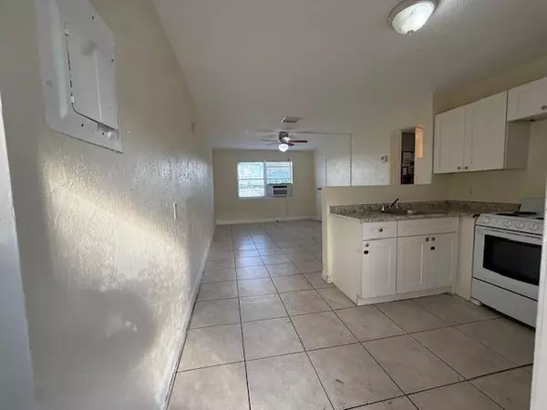 West Palm Beach, FL 33407,1913 Division AVE 201