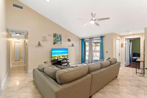 Boca Raton, FL 33496,9927 Boca Gardens TRL A